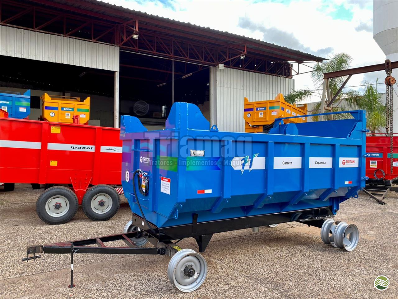 IMPLEMENTOS AGRICOLAS CARRETA AGRÍCOLA CARRETA BASCULANTE Triamaq Tratores UBERLANDIA MINAS GERAIS MG